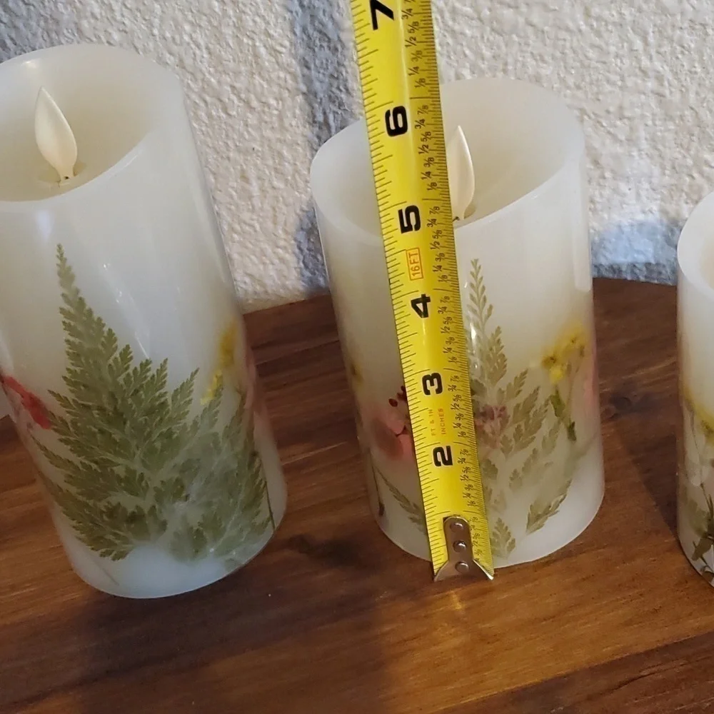 White Wax Floral Battery Candles W/Remote Moving flameless LED Timer (3 )NEW!